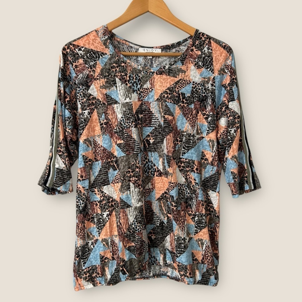 Enjoy Geometric 3/4 Sleeve Top